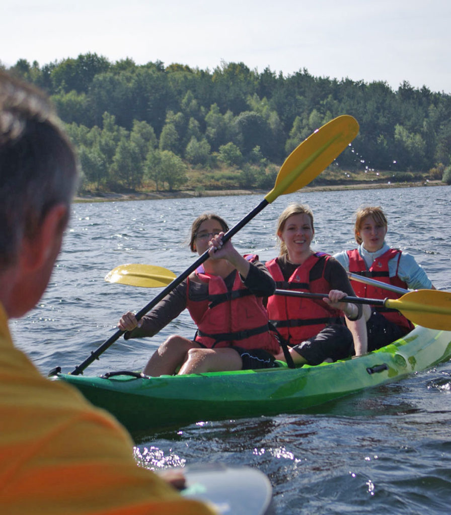 location canoe lac naussac lozere vacances